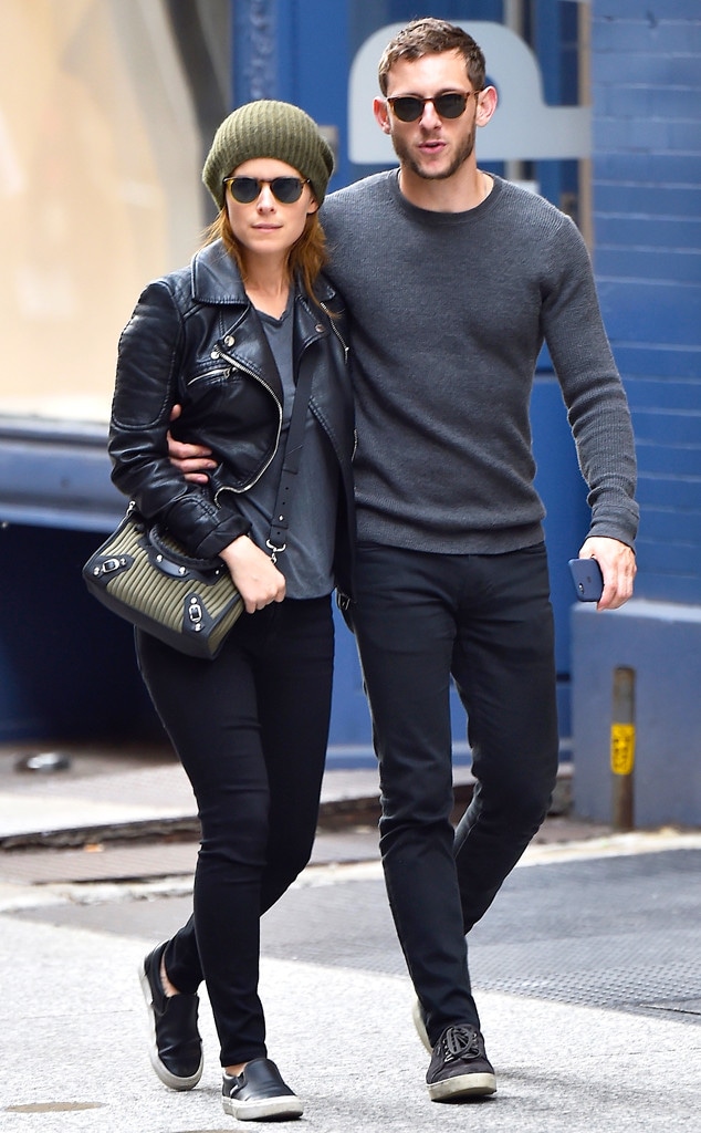 Fantastic Four's Kate Mara and Jamie Bell Pack on the PDA! - E! Online